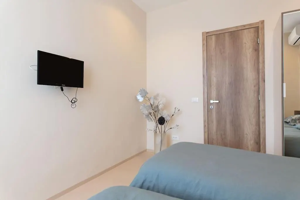3 Rooms - Downtown Cannes - 2 Min From Palais Festivals 0*,