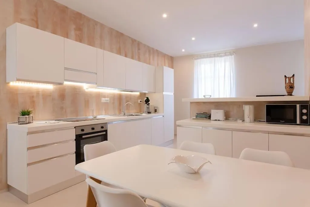 Apartment 3 Rooms - Downtown Cannes - 2 Min From Palais Festivals